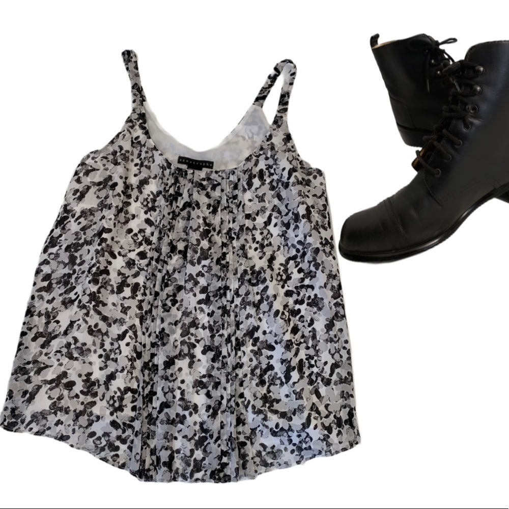 Apostrophe Pleaded Tank Top